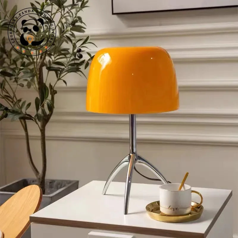 Lampe de table en verre et cuivre Limalia : design italien, élégance artistique pour bureau, salon, chambre.