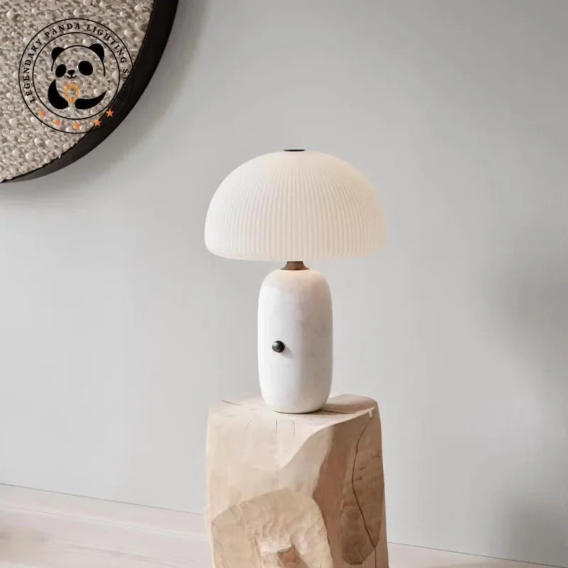 Lampe de table en marbre Limalia, design postmoderne, noir et blanc, idéale pour salon ou chambre.
