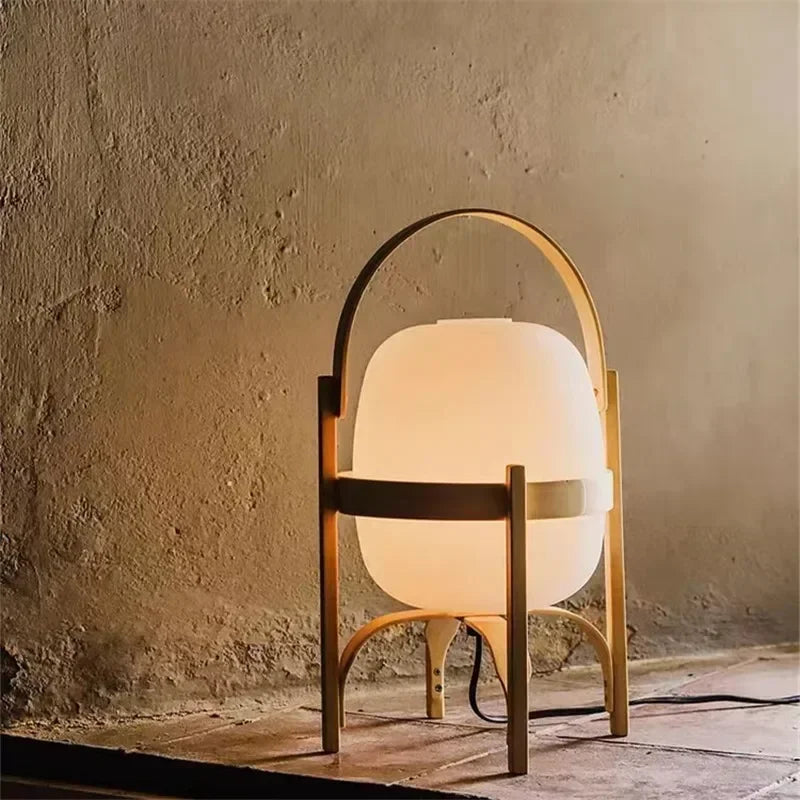 Lampadaire moderne en bois Limalia pour salon, chambre, bureau : éclairage intérieur design.
