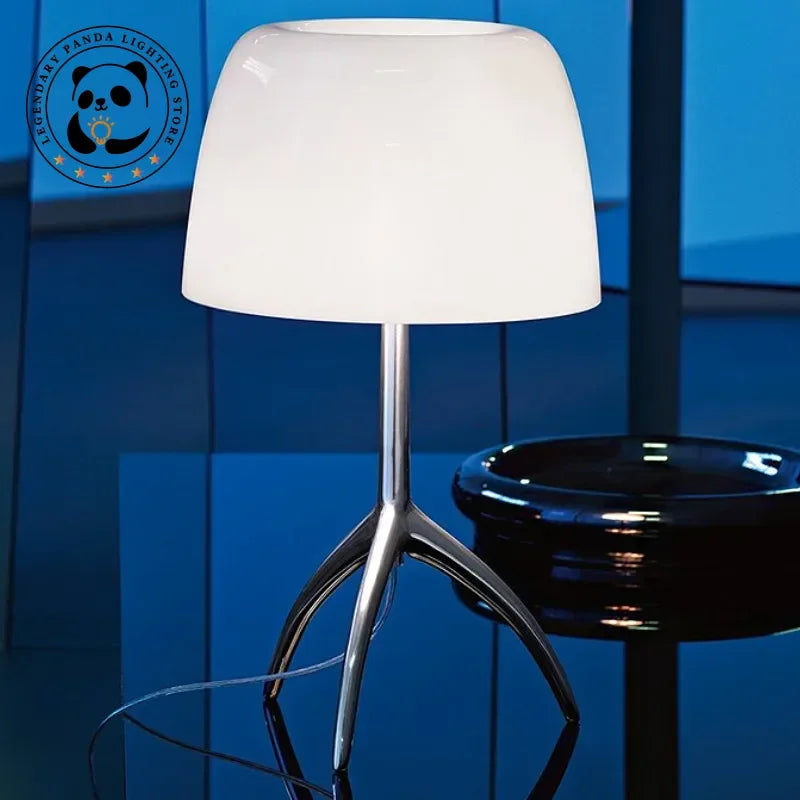 Lampe de table en verre et cuivre Limalia : design italien, élégance artistique pour bureau, salon, chambre.