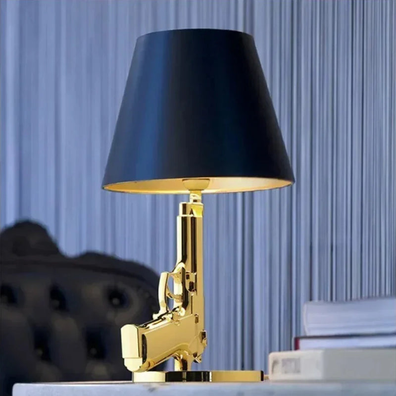 Limalia : Lampe de bureau nordique AK47, design haut de gamme en métal galvanisé pour chambre et salon.